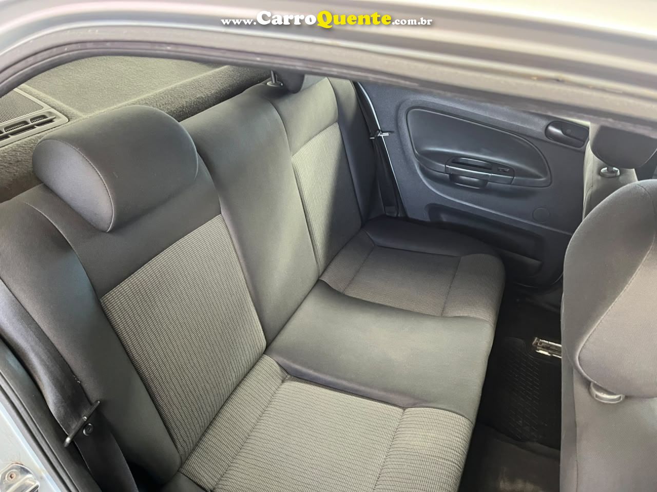 VOLKSWAGEN   VOYAGE 1.01.0 CITY MI TOTAL FLEX 8V 4P   PRATA 2014 1.0 FLEX - Loja