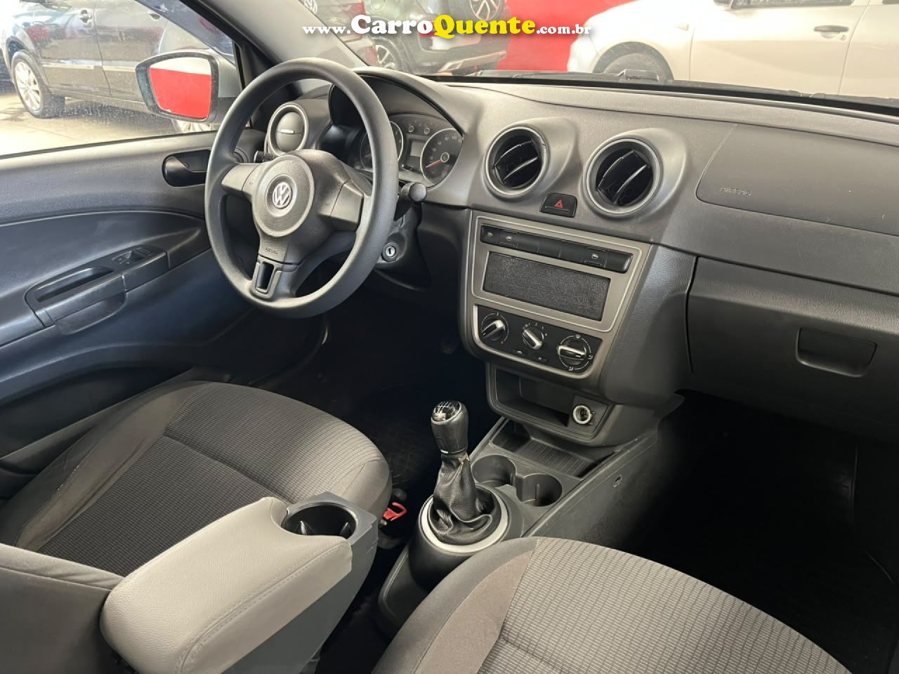 VOLKSWAGEN   VOYAGE 1.01.0 CITY MI TOTAL FLEX 8V 4P   PRATA 2014 1.0 FLEX - Loja
