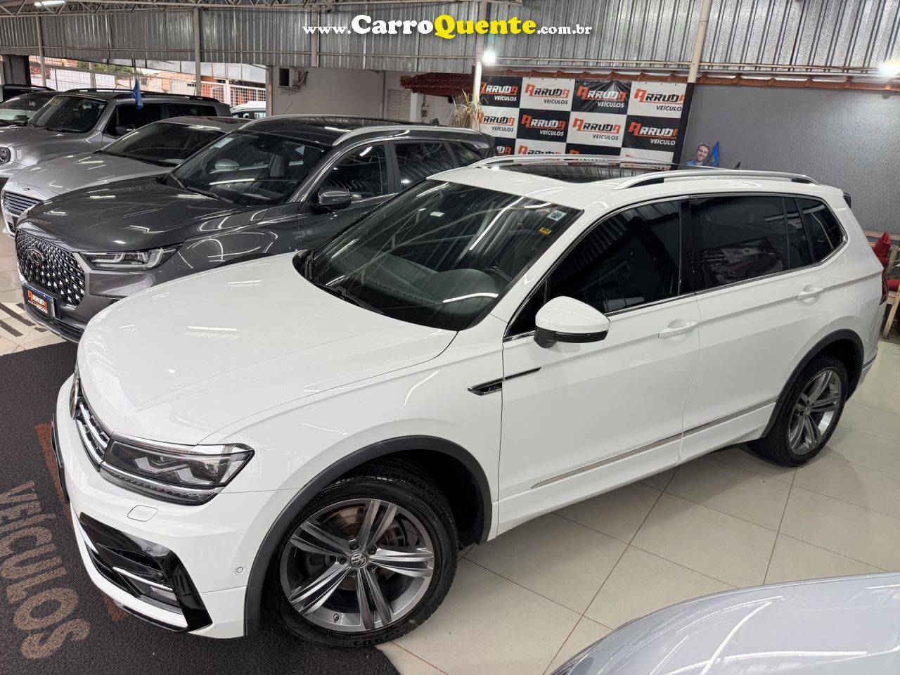 VOLKSWAGEN   TIGUAN ALLSPAC R-LINE 350 TSI 2.0 4X4   BRANCO 2019 2.0 GASOLINA - Loja