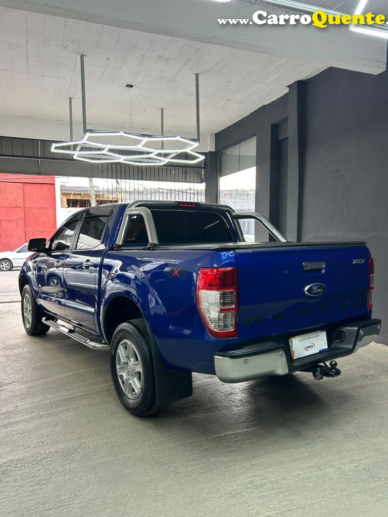FORD   RANGER XLT 3.2 20V 4X4 CD DIESEL AUT.   AZUL 2013 3.2 DIESEL - Loja