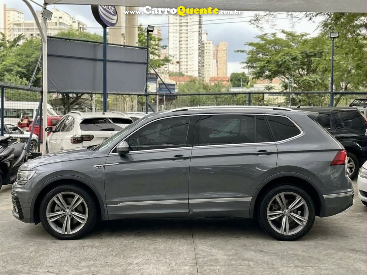 VOLKSWAGEN   TIGUAN ALLSPAC R-LINE 350 TSI 2.0 4X4   CINZA 2019 2.0 T GASOLINA - Loja
