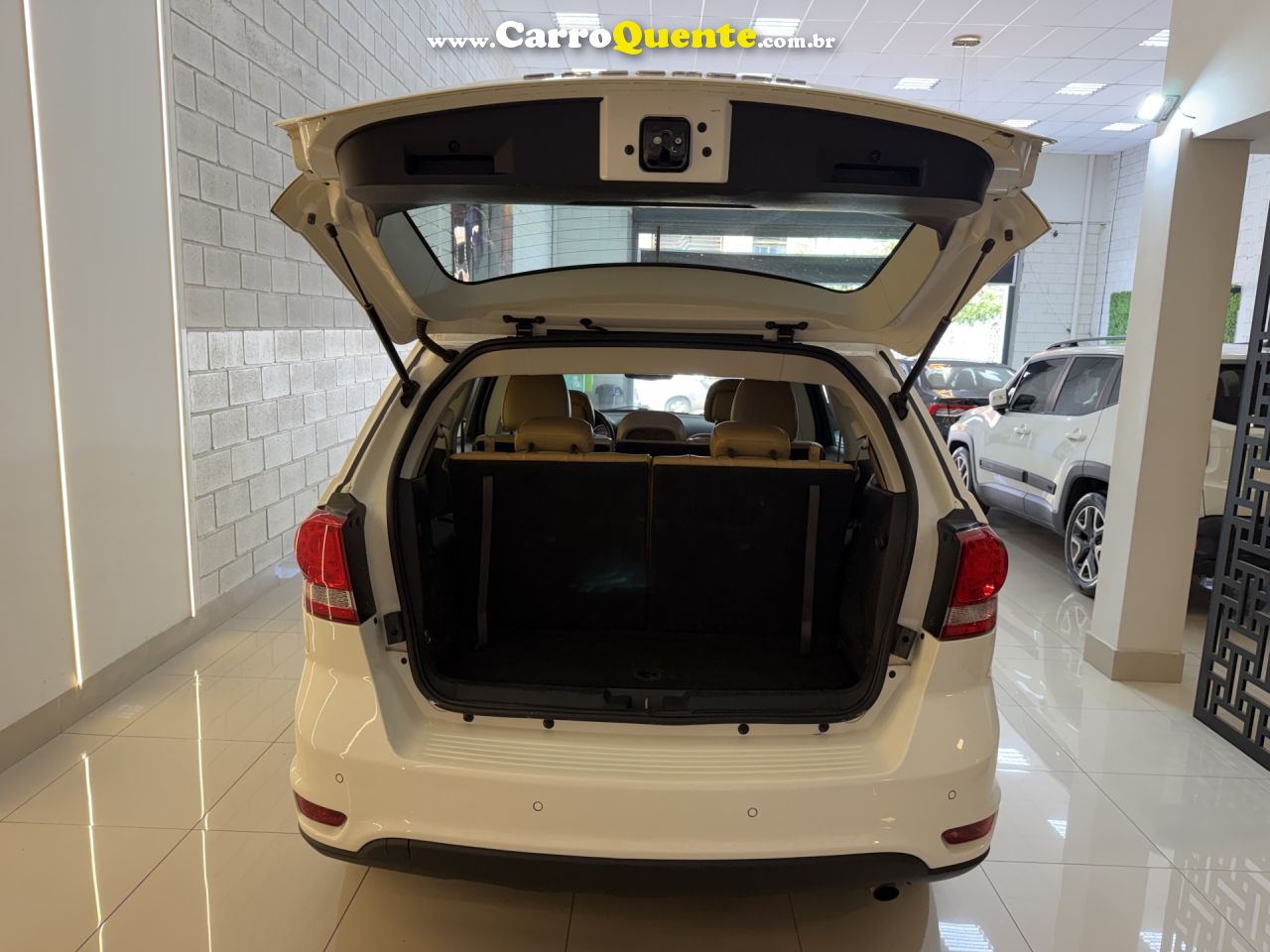 FIAT   FREEMONT EMOT.PRECISION 2.4 16V 5P AUT.   BRANCO 2012 2.4 GASOLINA - Loja