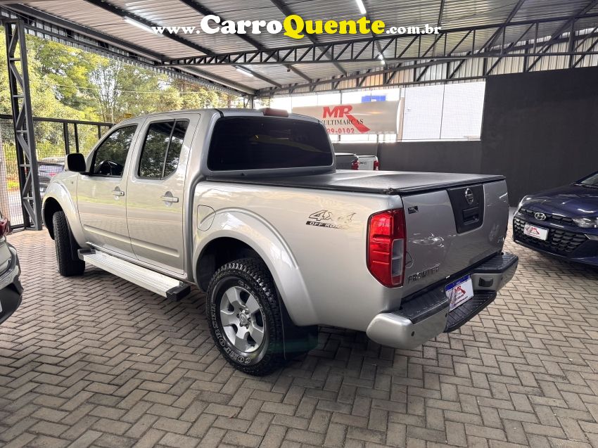 Nissan FRONTIER 2.5 XE 4X4 CD TURBO ELETRONIC DIESEL 4P MANUAL - Loja