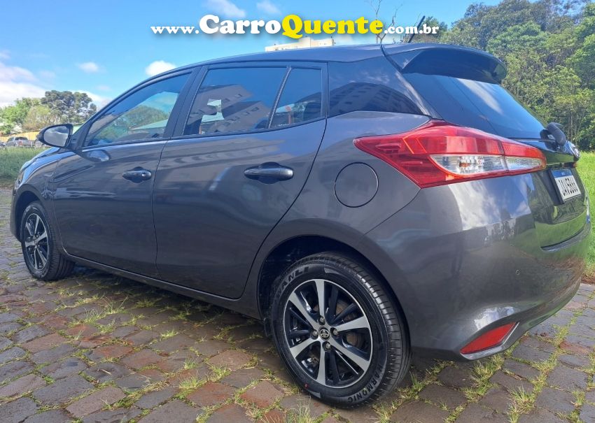 Toyota YARIS 1.5 16V FLEX XS CONNECT MULTIDRIVE - Loja