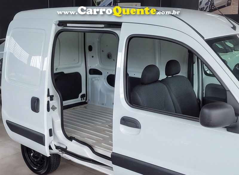 Renault KANGOO 1.6 EXPRESS 16V FLEX 4P MANUAL - Loja