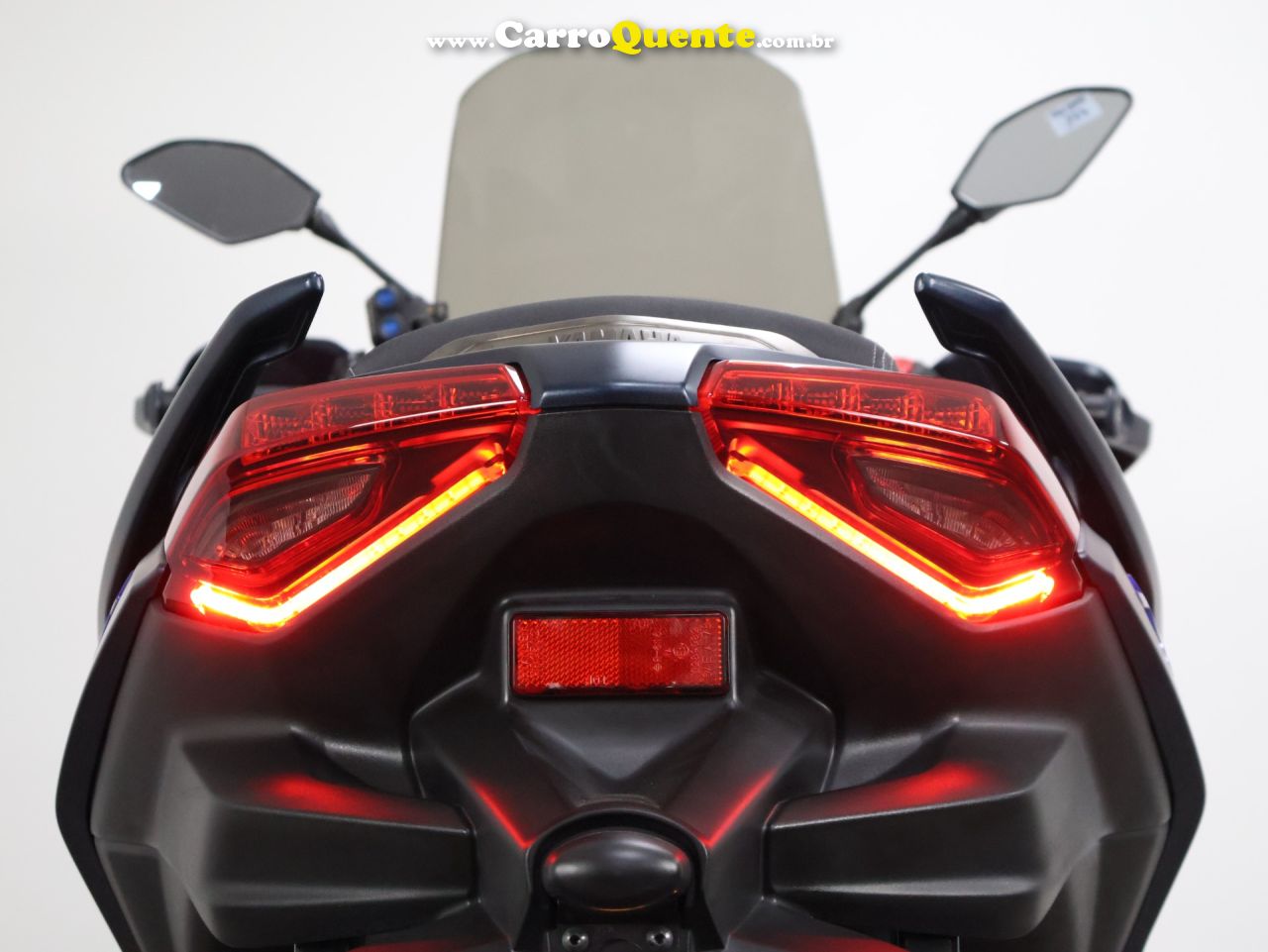 YAMAHA XMAX 250 CONNECTED ABS 2025 - Loja