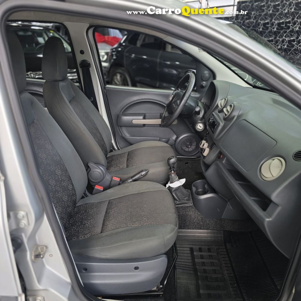 FIAT UNO 1.0 VIVACE 8V 2012 - Loja