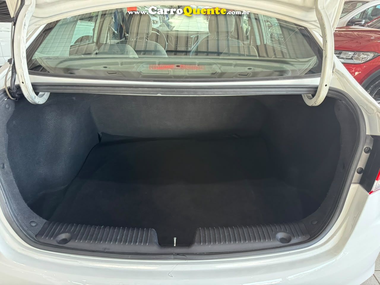HYUNDAI HB20S 1.6 COMFORT PLUS 16V 2016 - Loja