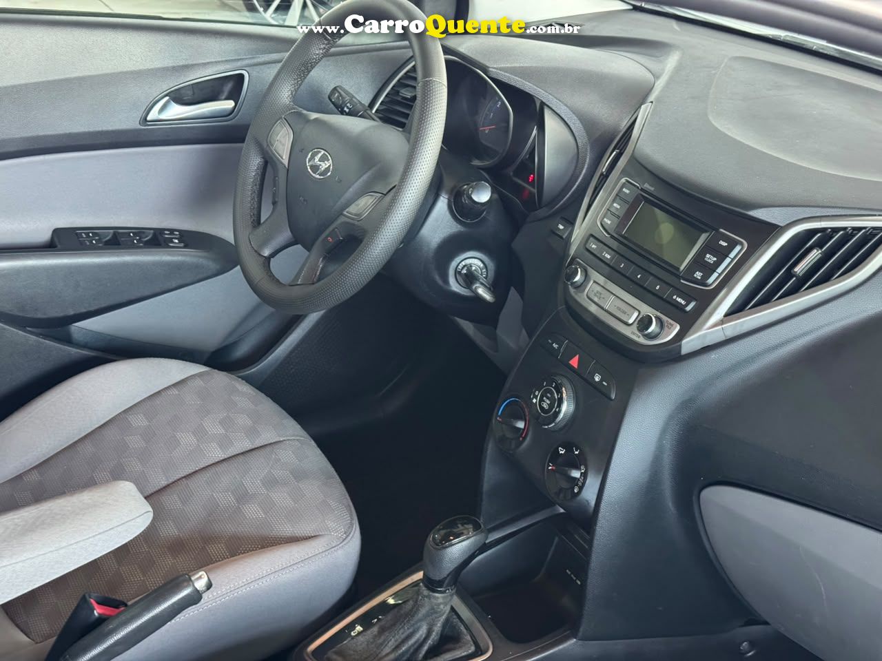 HYUNDAI HB20S 1.6 COMFORT PLUS 16V 2016 - Loja