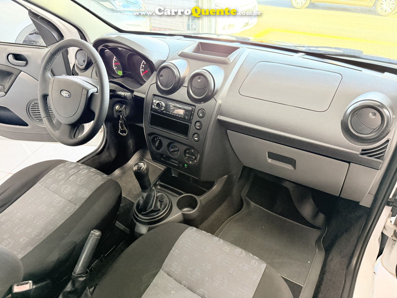 FORD   FIESTA SE 1.0 8V FLEX 5P   BRANCO 2014 1.0 FLEX - Loja