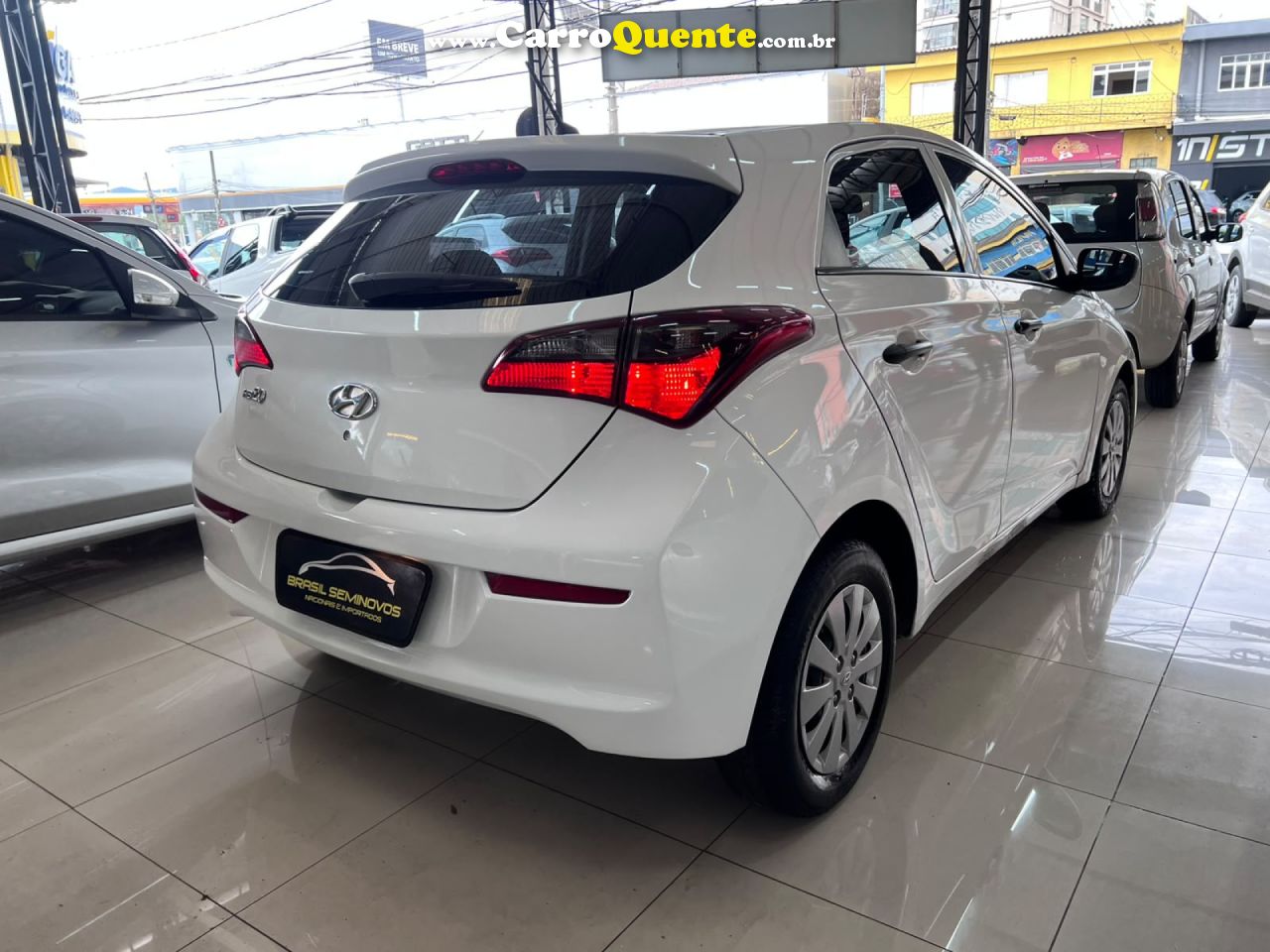 HYUNDAI   HB20 1.0M UNIQUE   BRANCO 2019 1.0 FLEX - Loja