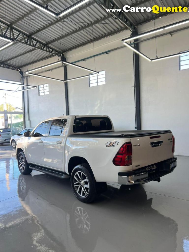 TOYOTA   HILUX CD SRV 4X4 2.8 TDI DIESEL AUT.   BRANCO 2018 2.8 DIESEL - Loja