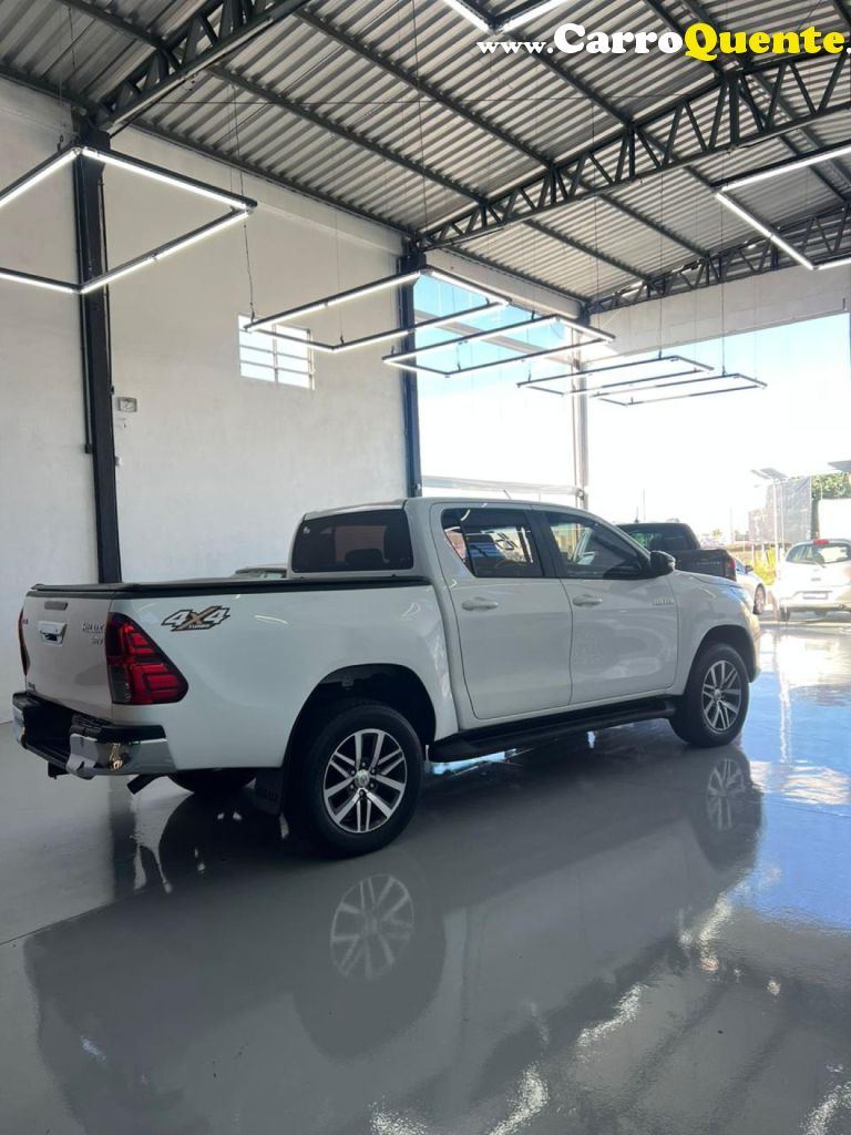 TOYOTA   HILUX CD SRV 4X4 2.8 TDI DIESEL AUT.   BRANCO 2018 2.8 DIESEL - Loja