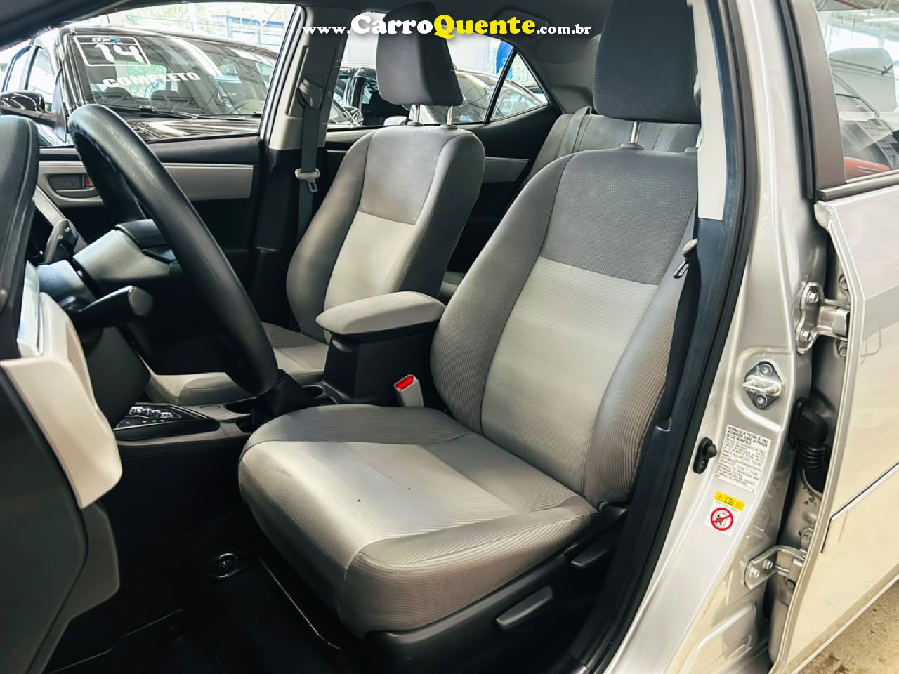 TOYOTA   COROLLA GLI 1.8 FLEX 16V  AUT.   PRATA 2017 1.8 FLEX - Loja