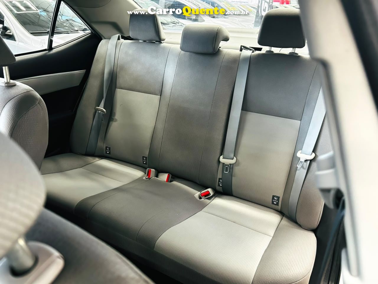 TOYOTA   COROLLA GLI 1.8 FLEX 16V  AUT.   PRATA 2017 1.8 FLEX - Loja