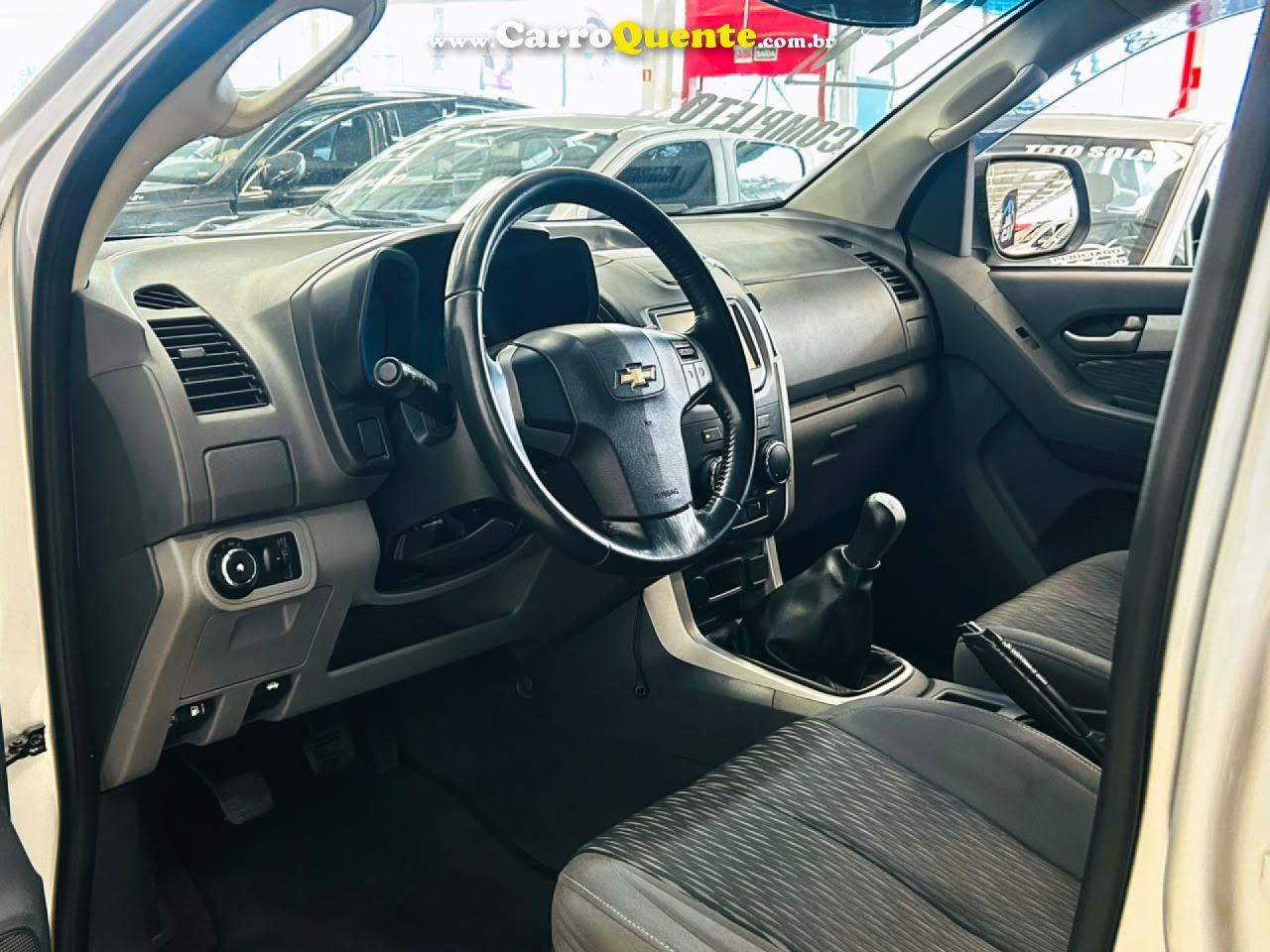 CHEVROLET   S10 PICK-UP LT 2.4 F.POWER 4X2 CD   PRATA 2014 2.4 FLEX - Loja