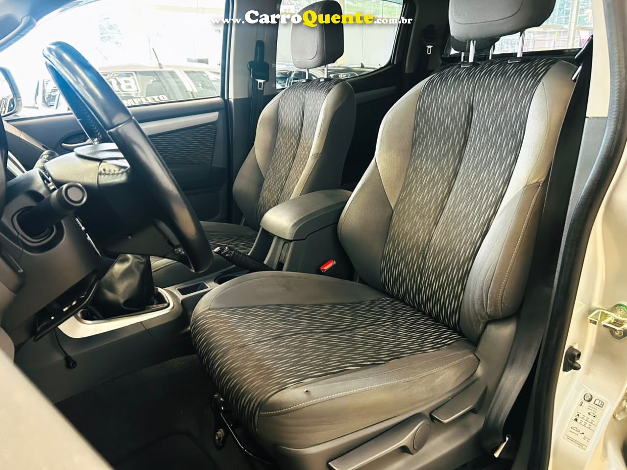 CHEVROLET   S10 PICK-UP LT 2.4 F.POWER 4X2 CD   PRATA 2014 2.4 FLEX - Loja