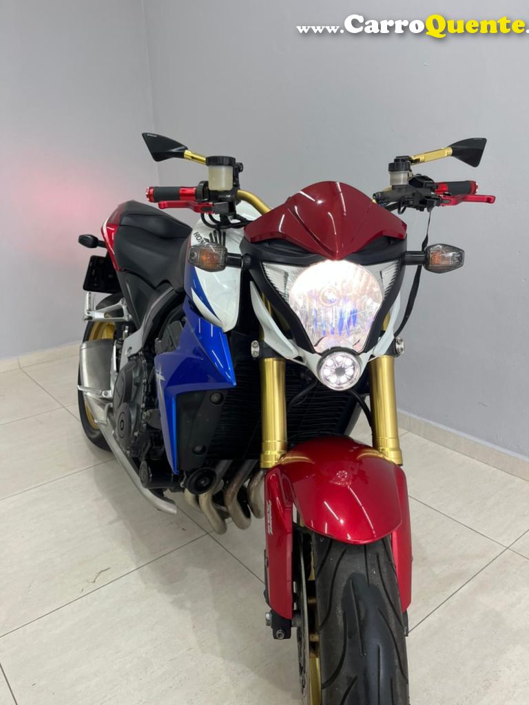 HONDA   CB 1000RABS   BRANCO 2013 2.5 GASOLINA - Loja