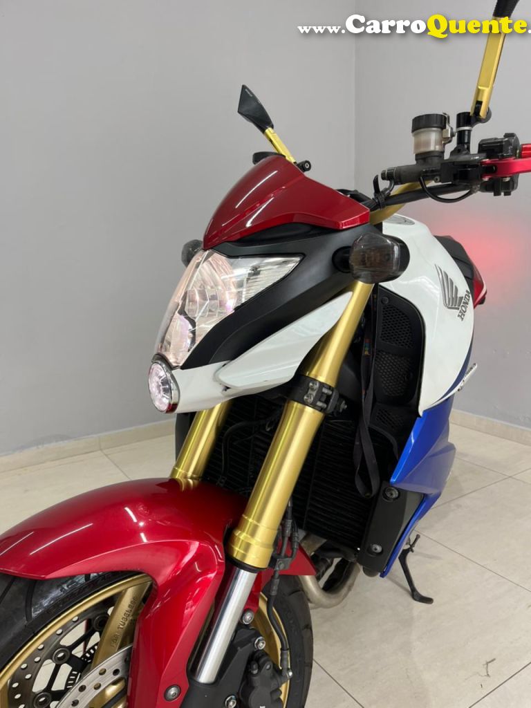 HONDA   CB 1000RABS   BRANCO 2013 2.5 GASOLINA - Loja
