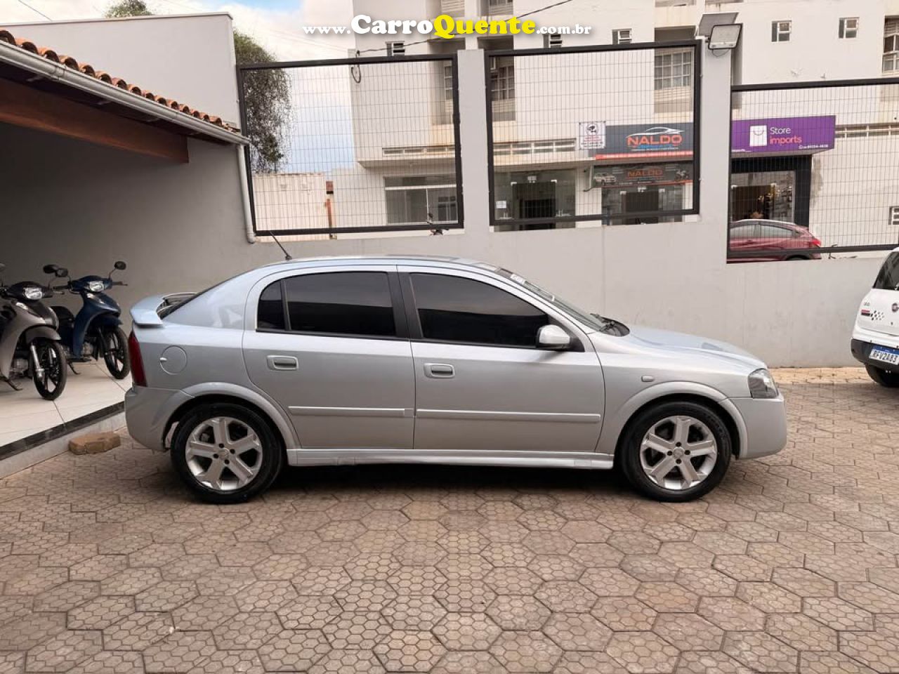 CHEVROLET   ASTRA ADVANTAGE 2.0 MPFI 8V FLEXPOWER 5P   PRATA 2011 2.0 FLEX - Loja
