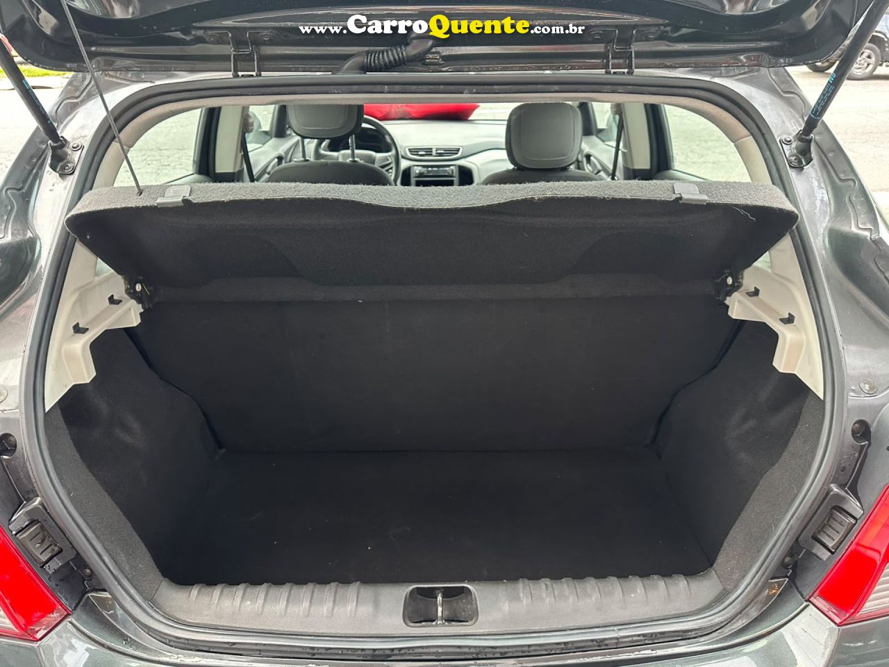 CHEVROLET   ONIX HATCH LS 1.0 8V FLEXPOWER 5P MEC.   CINZA 2016 1.0 FLEX - Loja