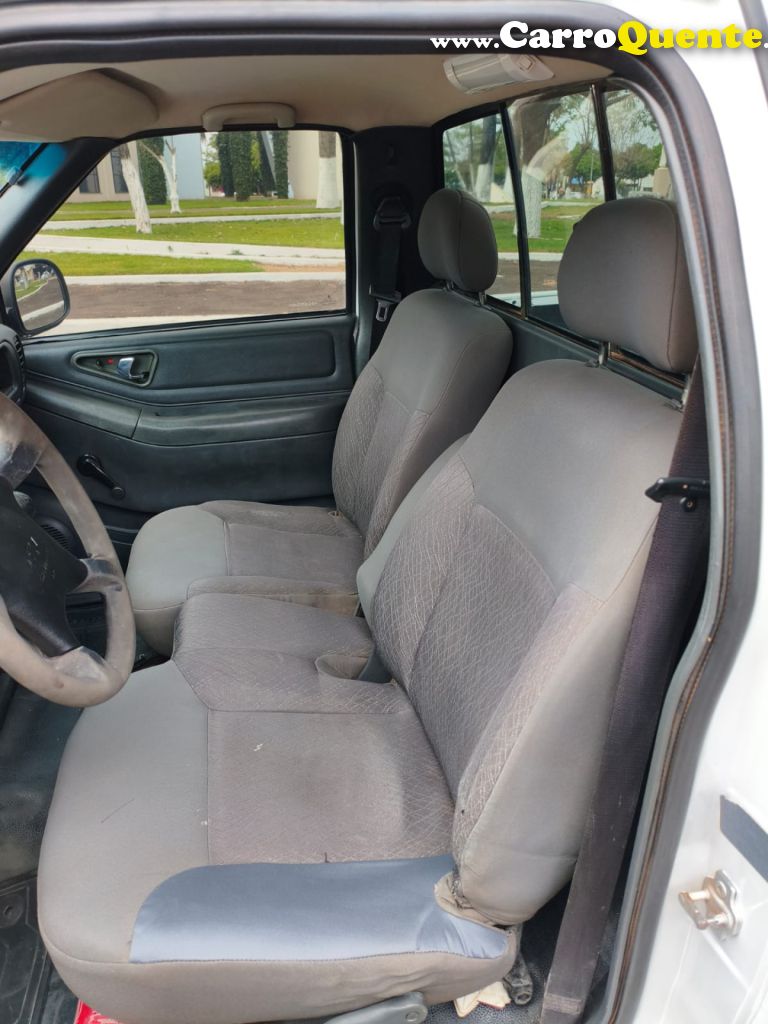 CHEVROLET   S10 P-UP COLINA 2.8 TDI 4X24X4 CS DIES.   BRANCO 2011 2.8 DIESEL - Loja