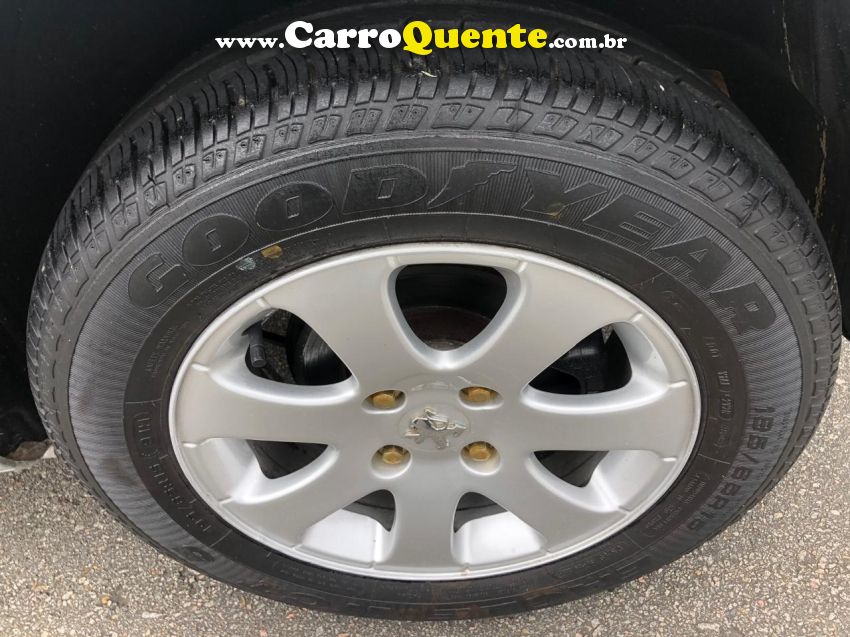 Peugeot 307 1.6 PRESENCE 16V GASOLINA 4P MANUAL - Loja