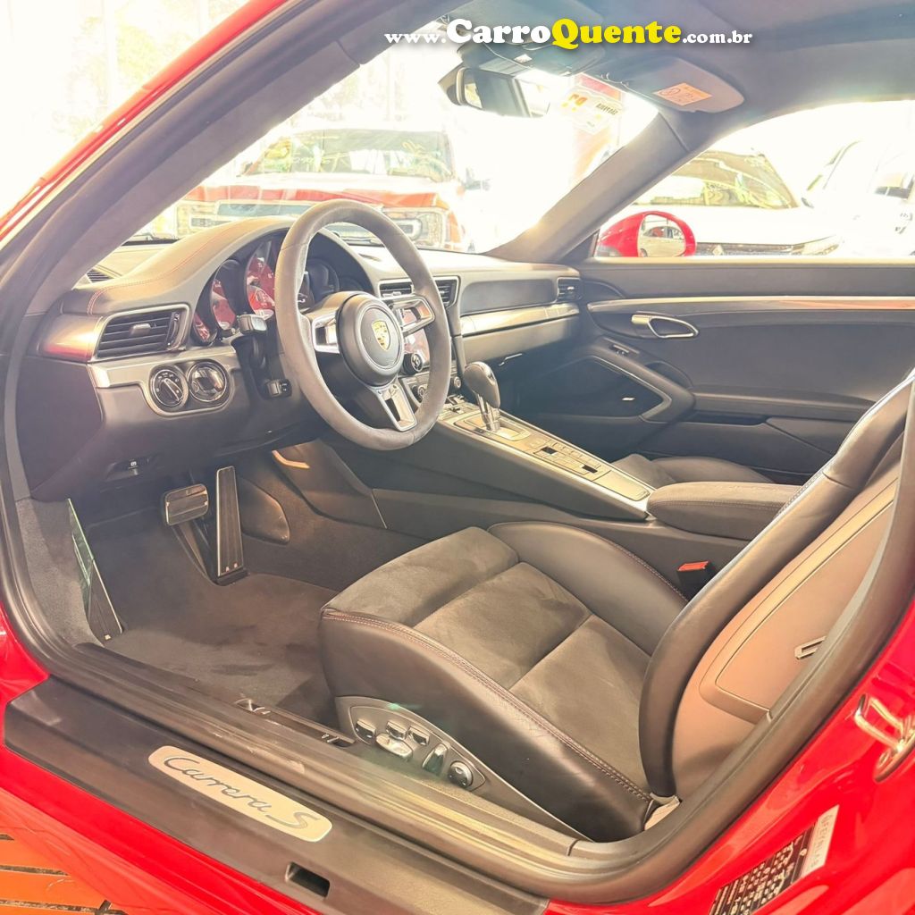 PORSCHE 911 3.0 24V H6 CARRERA S PDK 2017 - Loja