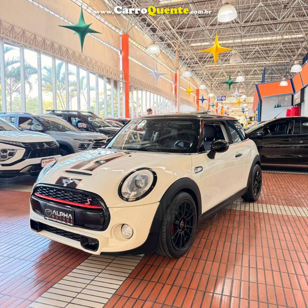 MINI COOPER 2.0 S 16V TURBO 2015 - Loja