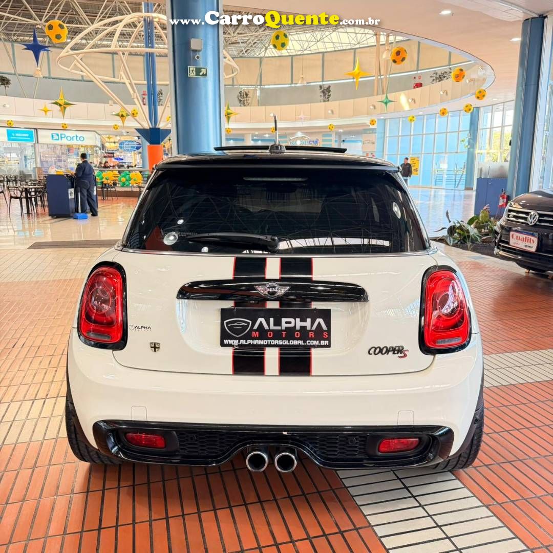 MINI COOPER 2.0 S 16V TURBO 2015 - Loja