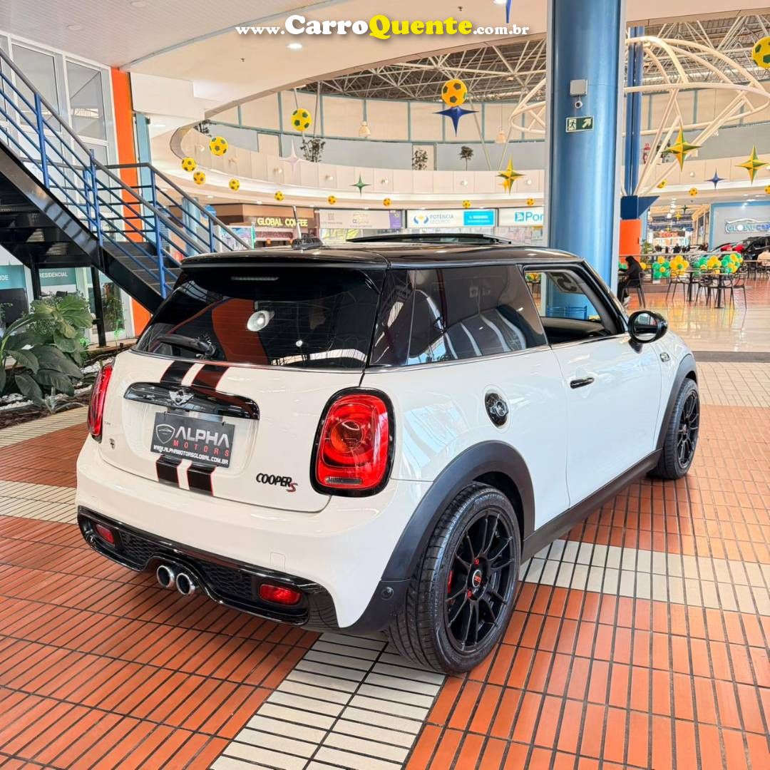 MINI COOPER 2.0 S 16V TURBO 2015 - Loja