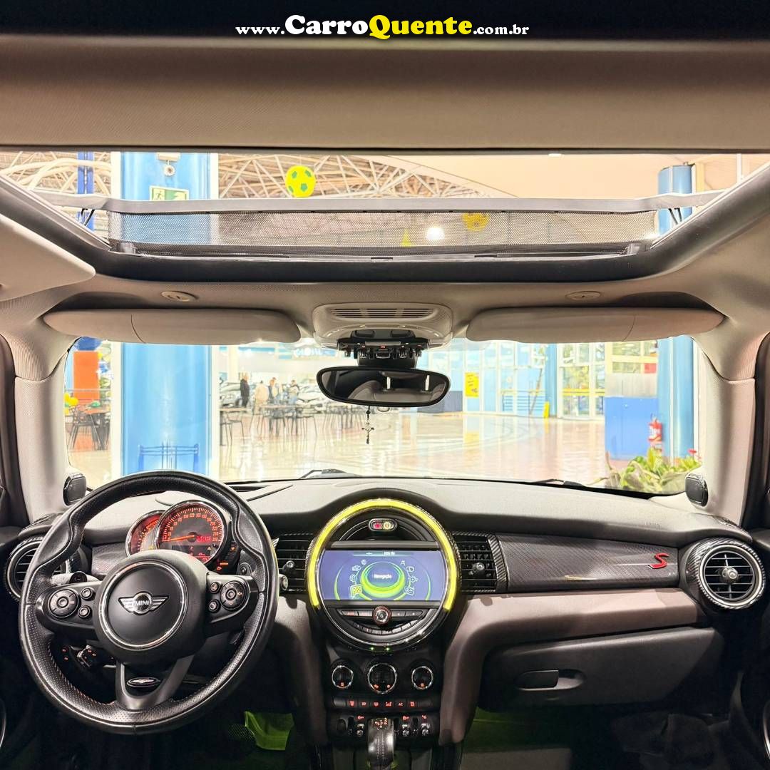 MINI COOPER 2.0 S 16V TURBO 2015 - Loja