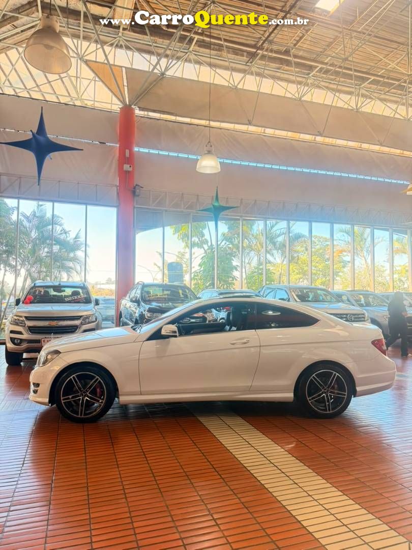 MERCEDES-BENZ C 180 1.6 CGI COUPE 16V TURBO 2015 - Loja