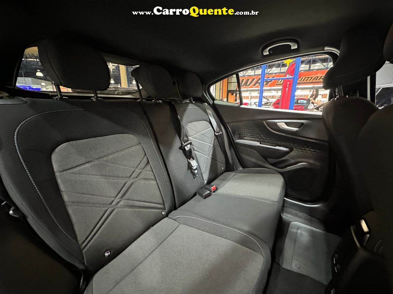 FIAT FASTBACK 1.0 TURBO 200 HYBRID AUDACE 2026 - Loja