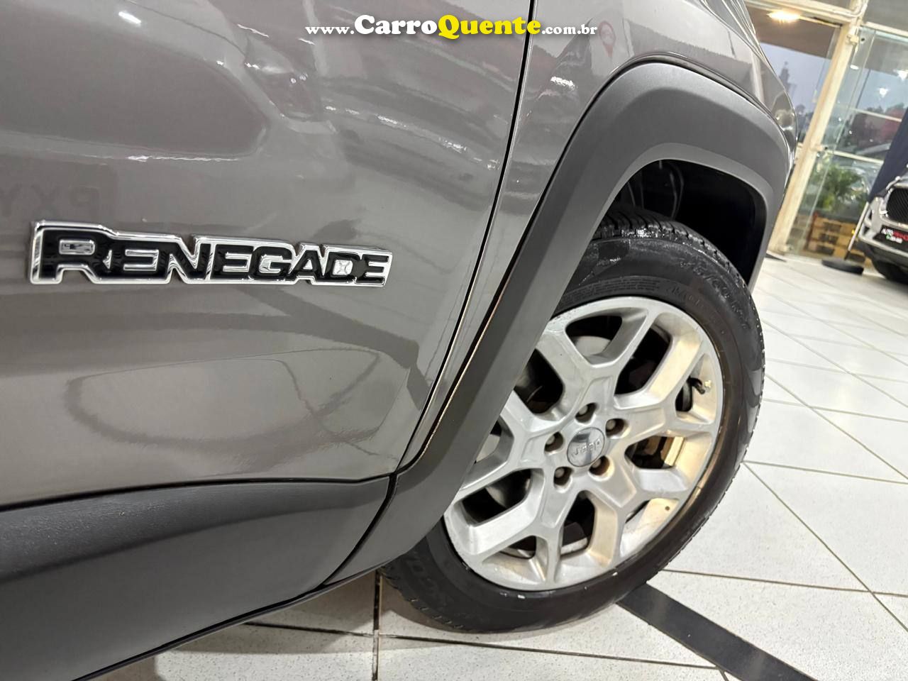 RENEGADE 1.8 LONGITUDE C/ BAIXA KM 2017 - Loja