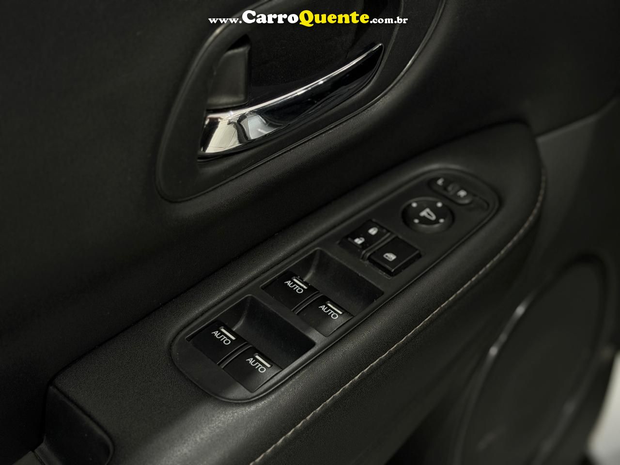 HONDA HR-V 1.8 16V LX 2018 - Loja