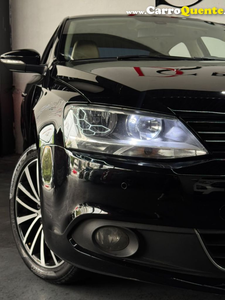VOLKSWAGEN   JETTA HIGHLINE 2.0 TSI 16V 4P TIPTRONIC   PRETO 2012 2.0 GASOLINA - Loja