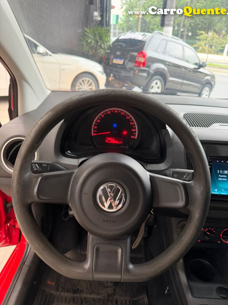 VOLKSWAGEN   UP! TAKE 1.0 TOTAL FLEX 12V 5P   VERMELHO 2015 1.0 FLEX - Loja