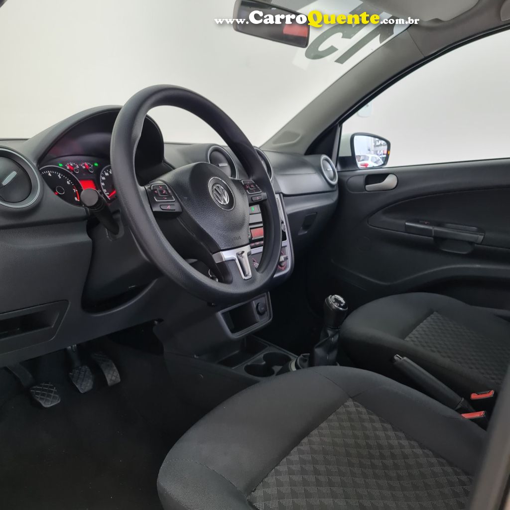 VOLKSWAGEN   VOYAGE COMFORTLINE  1.0 T.FLEX 8V 4P   BRANCO 2015 1.0 FLEX - Loja