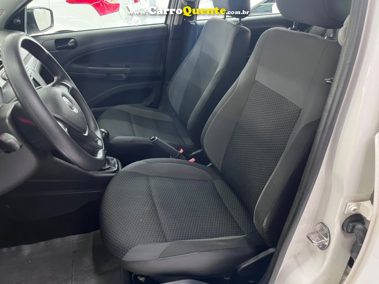 VOLKSWAGEN   VOYAGE MPI   BRANCO 2023 1.0 FLEX - Loja