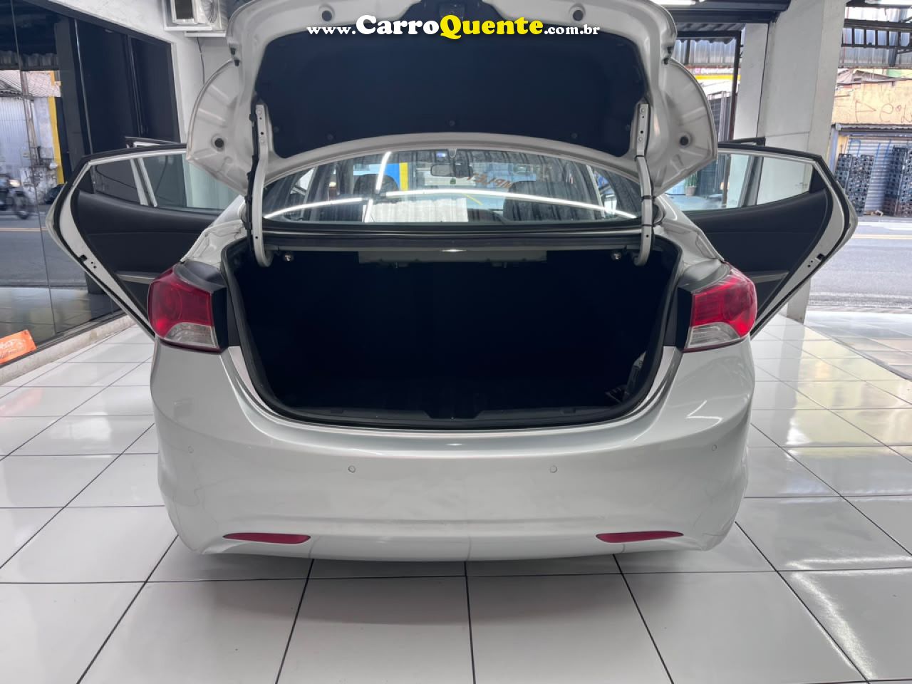 HYUNDAI   HYUNDAI ELANTRA GLS   PRATA 2013 1.8 GASOLINA - Loja
