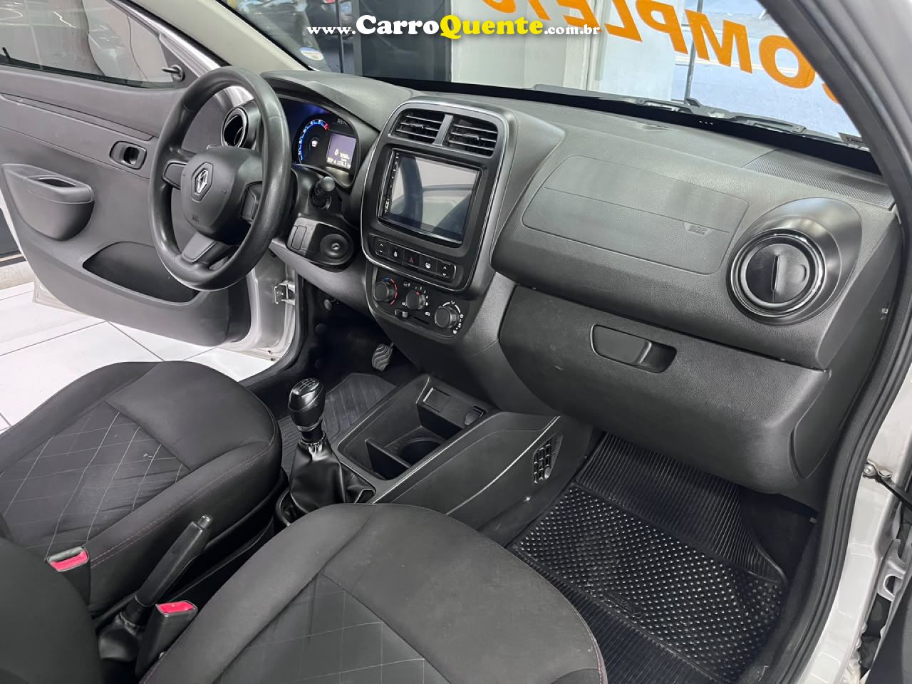 RENAULT   KWID ZEN 2   PRATA 2024 1.0 FLEX - Loja