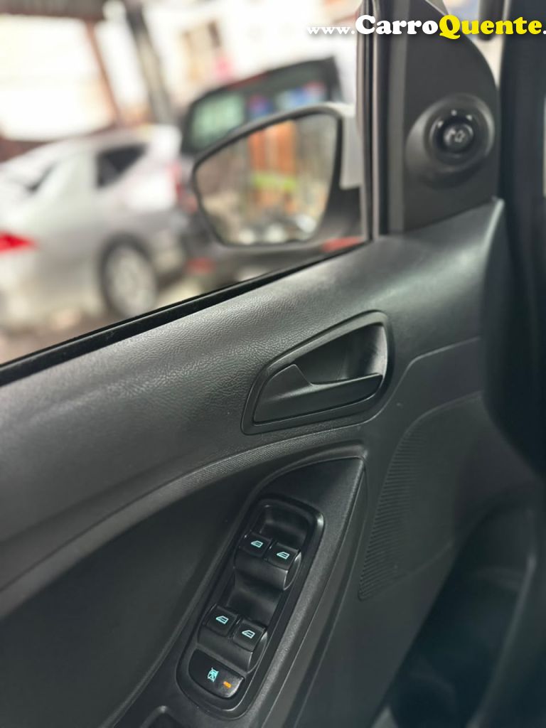 FORD   KA 1.5 SE 12V FLEX 5P MEC.   BRANCO 2019 1.5 FLEX - Loja