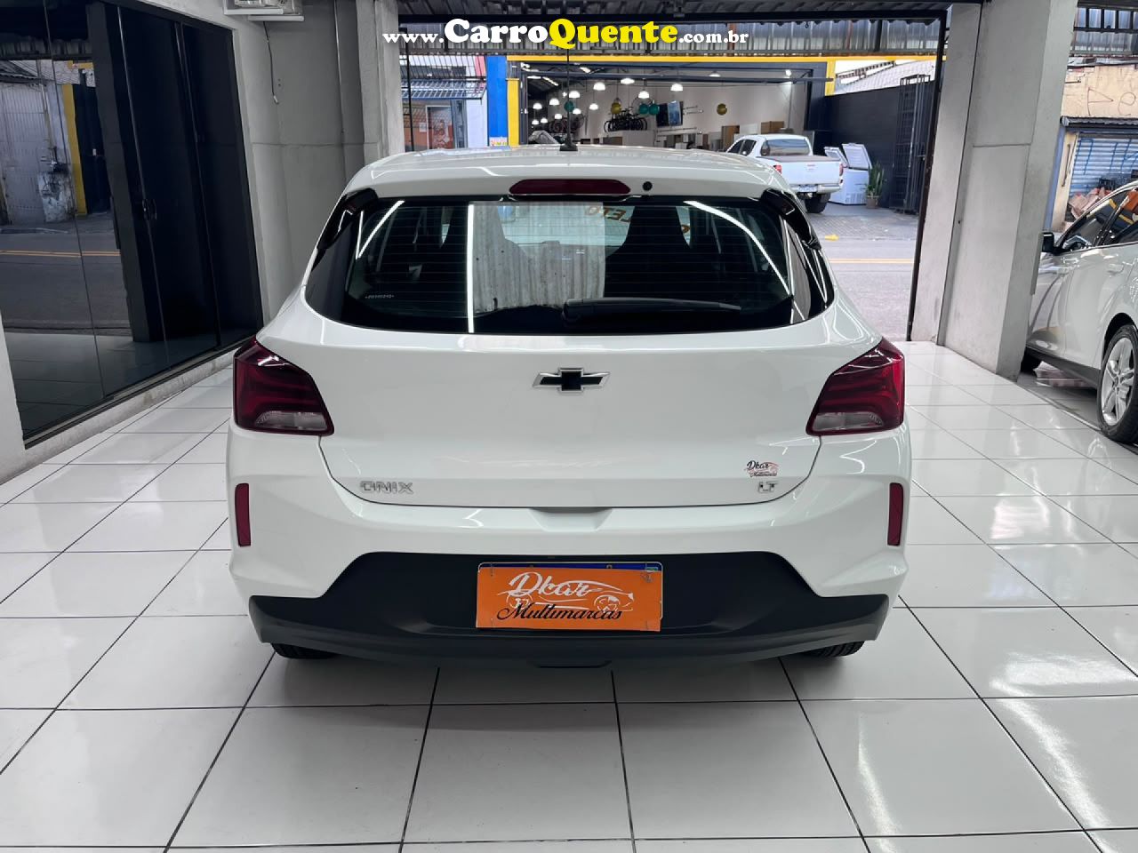 CHEVROLET   ONIX 1.0 MT LT2   BRANCO 2023 1.0 FLEX - Loja