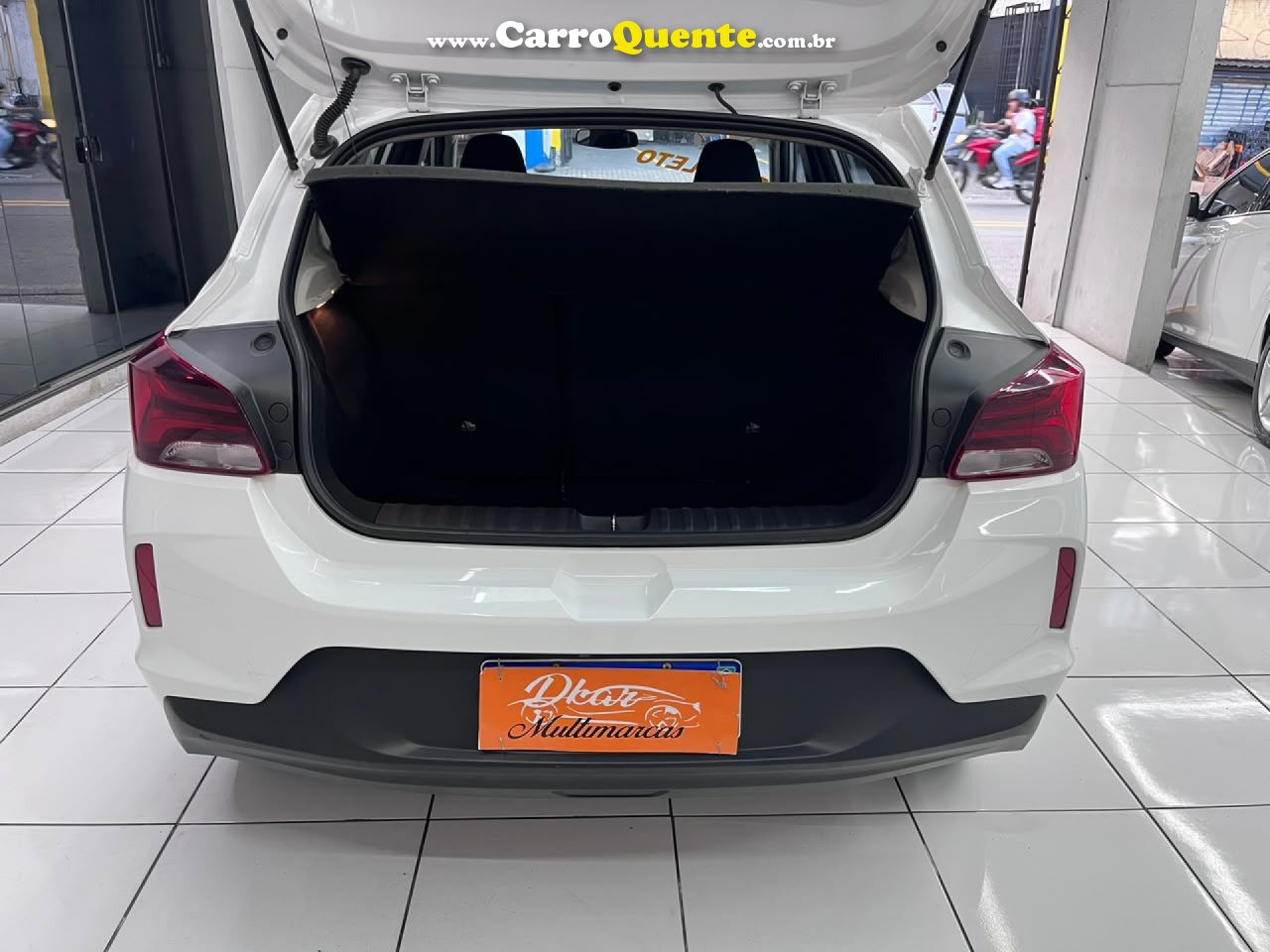 CHEVROLET   ONIX 1.0 MT LT2   BRANCO 2023 1.0 FLEX - Loja