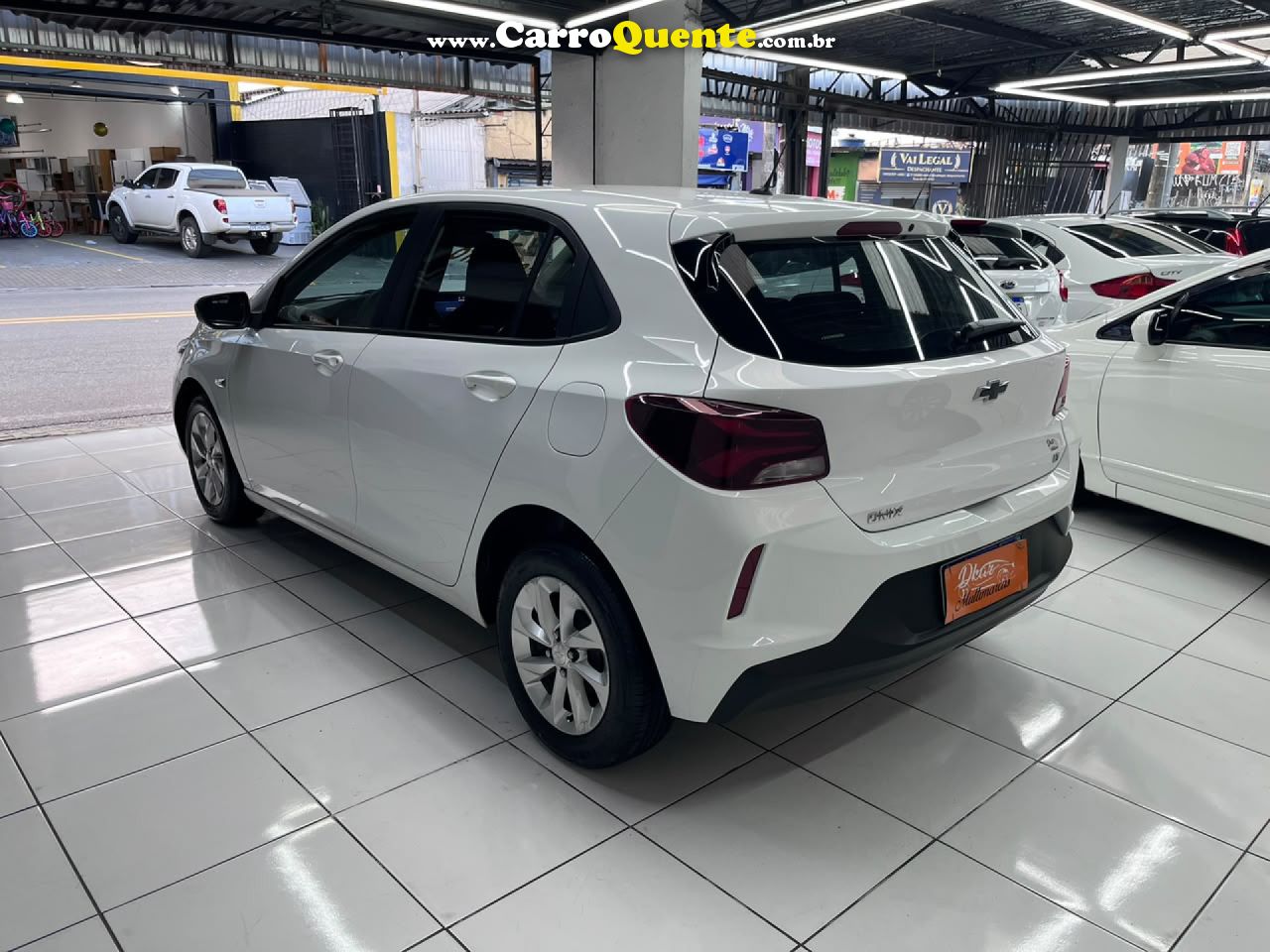 CHEVROLET   ONIX 1.0 MT LT2   BRANCO 2023 1.0 FLEX - Loja
