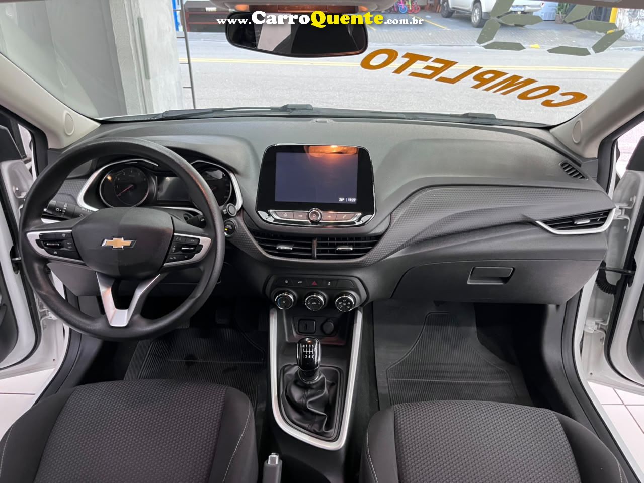 CHEVROLET   ONIX 1.0 MT LT2   BRANCO 2023 1.0 FLEX - Loja