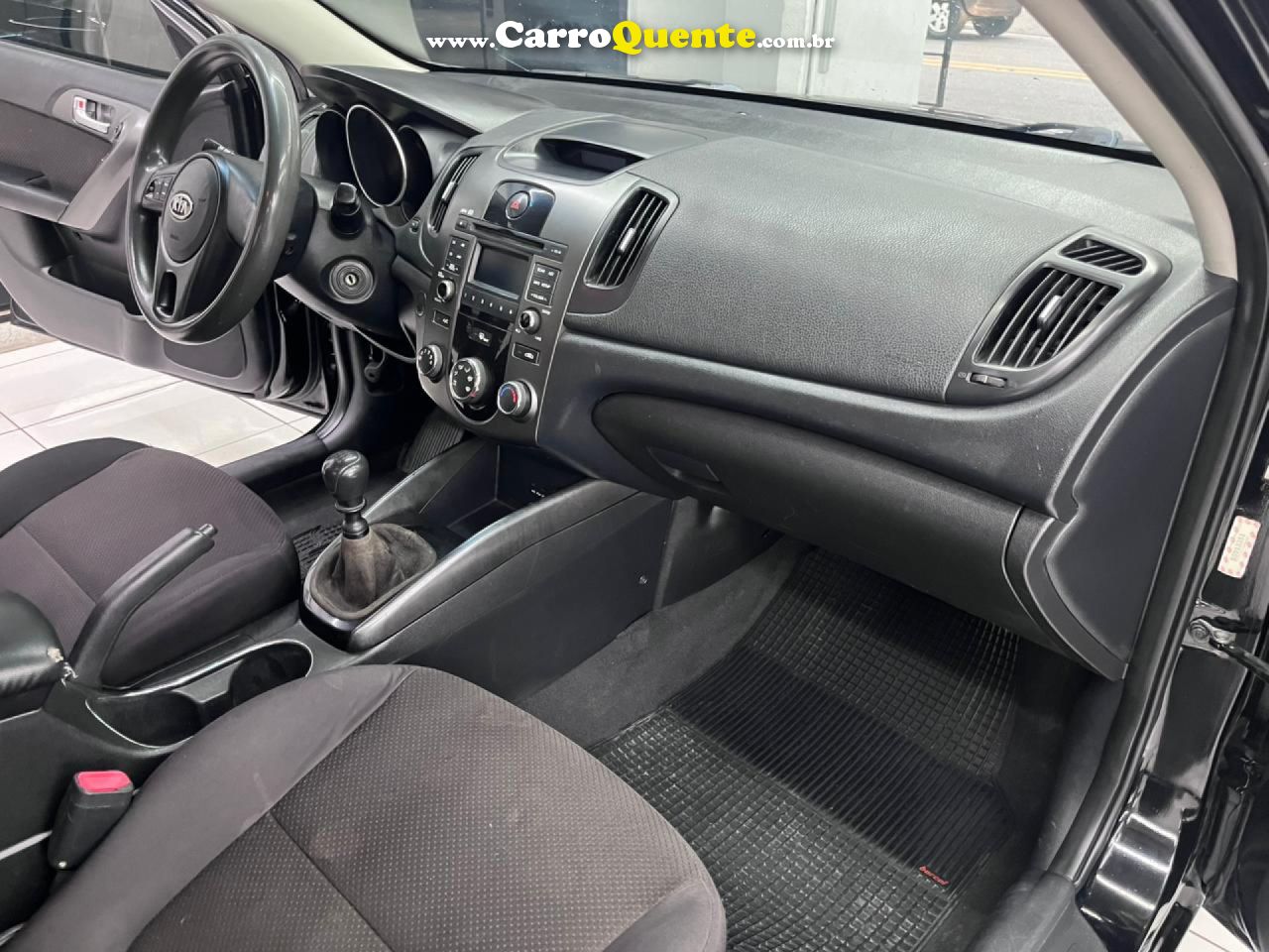 KIA   KIA CERATO EX3    PRETO 2011 1.6 GASOLINA - Loja