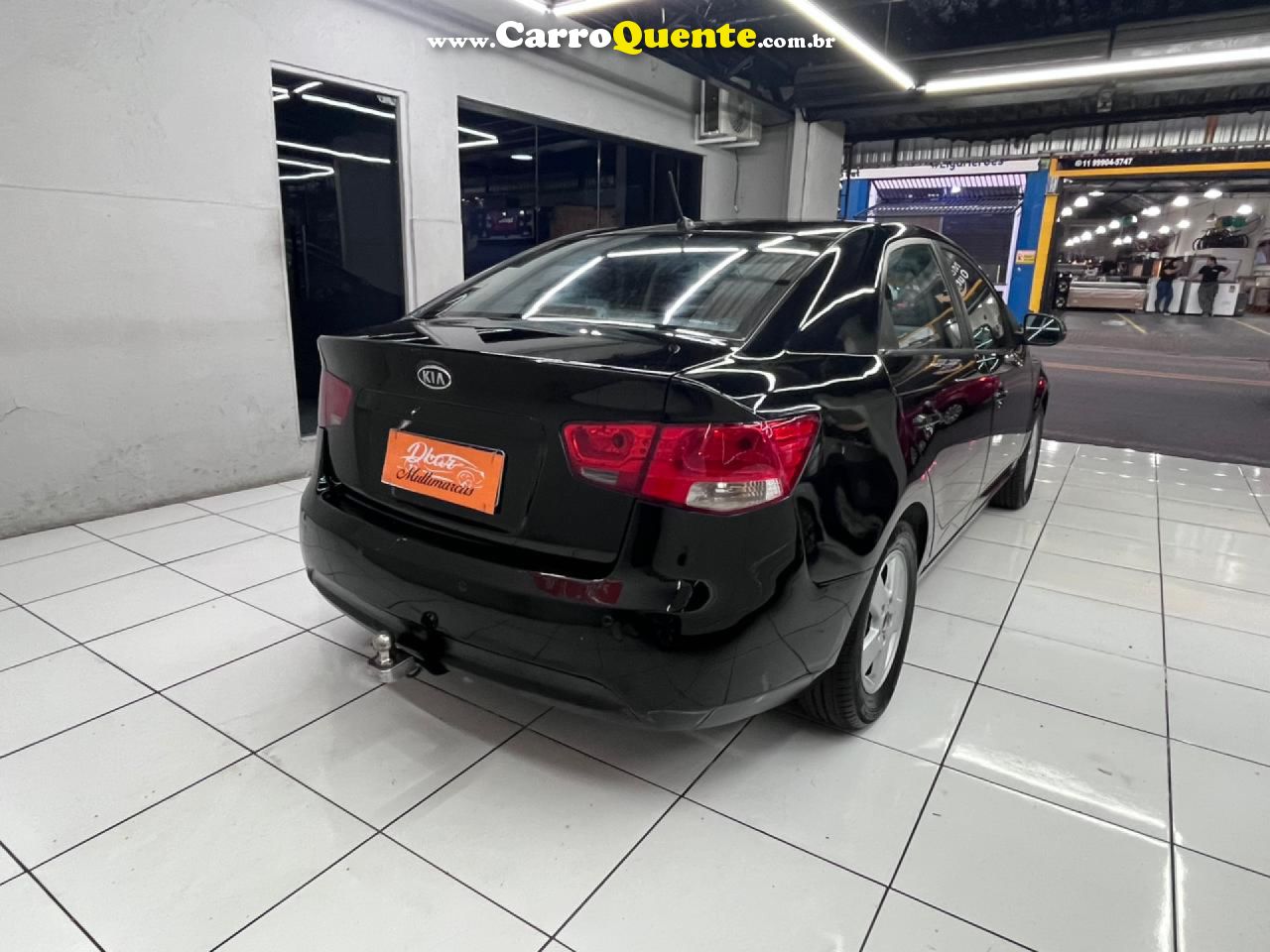 KIA   KIA CERATO EX3    PRETO 2011 1.6 GASOLINA - Loja
