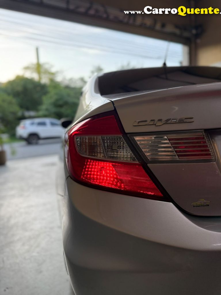 HONDA   CIVIC SEDAN LXR 2.0 FLEXONE 16V AUT. 4P   PRATA 2013 2.0 GASOLINA - Loja